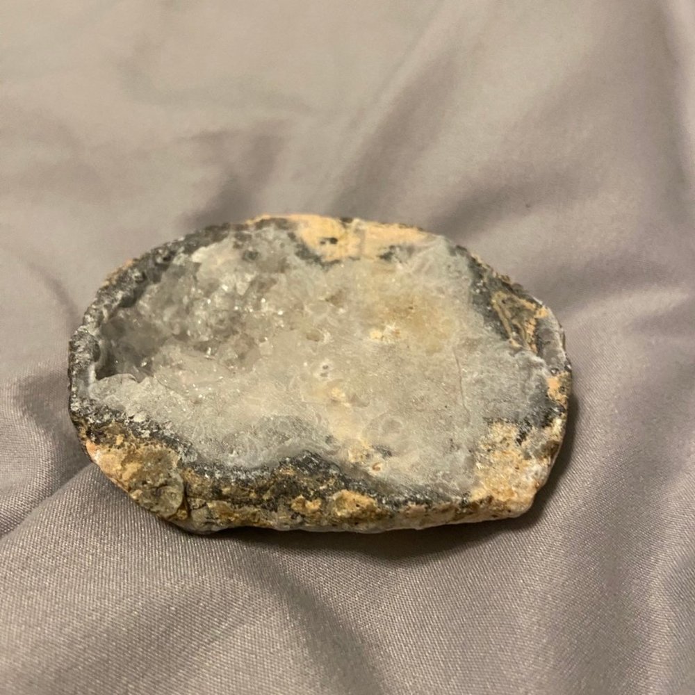 Incense holder from crystals